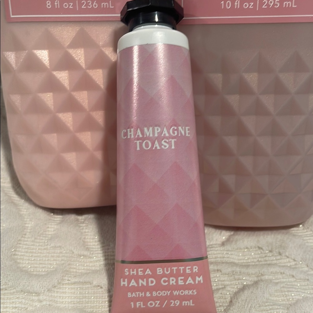 Bath & Body Works Champagne Toast Set - Picture 2 of 3